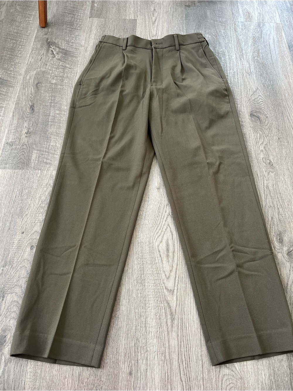 Uniqlo Olive Green Pleated Trousers
